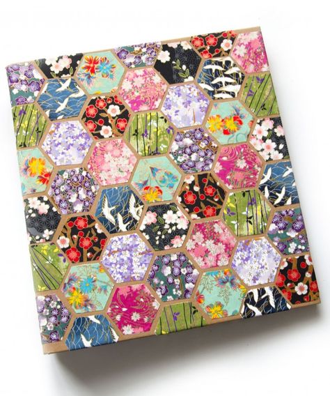 Diy Binder Cover Ideas, Decorating Binders, Binder Decoration Ideas, Fabric Covered Binder, Hexagon Scrapbook, Binder Covers Diy, Binder Decoration, Honeycomb Hexagon, Decoupage Collage