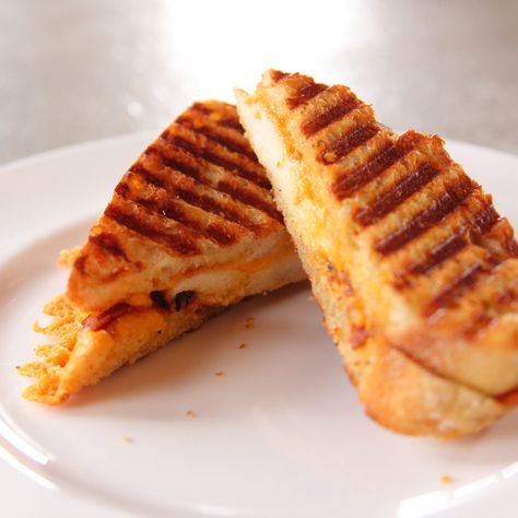 Chicken Bacon Ranch Panini, Pioneer Woman Recipes Chicken, Panini Recipe, Ree Drummond Recipes, Grilled Sandwiches, Panini Recipes, Spicy Mustard, Sandwich Ingredients, Food Network Canada