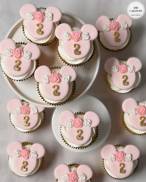 Minnie Mouse Number 2 Cake, Minnie Mouse Cake For 2nd Birthday, Minnie Mouse Birthday Cupcakes, 2nd Birthday Cupcakes Girl, Minnie Mouse Two Year Old Party, Mini Mouse Cupcakes Ideas Pink, Vintage Minnie Mouse Cake, Minnie Mouse Cakesicles, Second Birthday Cupcakes