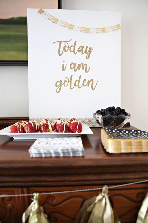 Golden Birthday Ideas, Golden Birthday Themes, Golden Birthday Party, Birthday Thoughts, Golden Birthday Parties, 17th Birthday Ideas, 13 Birthday Cake, Birthday Traditions, Painting Birthday