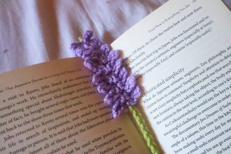 Aesthetic Crochet Bookmark, Book Thong Crochet, Crochet Bookmark, Crochet Lavender Bookmark Pattern, Crochet Flower Book Mark, Lavendar Bookmark Crochet, Bookmark Crochet, Crochet Food, Crochet Bookmarks