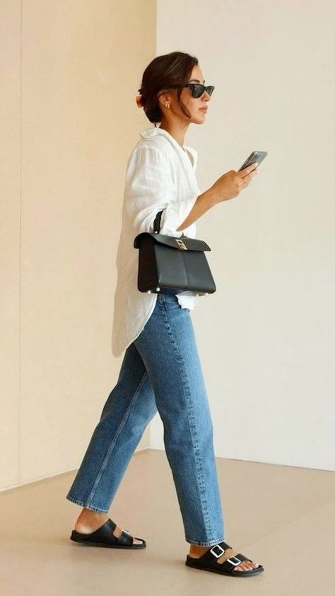 Loose Classy Outfit, Relaxed Polished Style, Casual 30s Outfit, Black Top Casual Outfit, May Fashion 2024, Hannah Louise Poston Outfits, Monochrome Summer Outfit Ideas, Blundstone Fashion, Gloomy Day Outfits