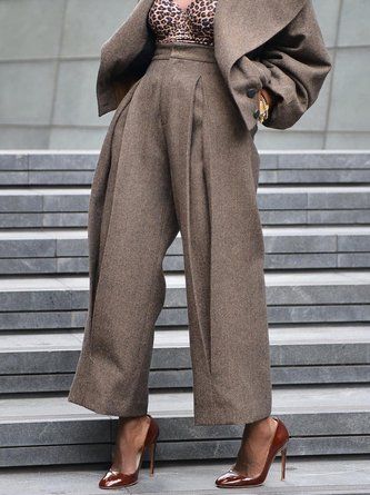 Mode Kimono, Mid Waist Pants, Nyfw Street Style, Leisure Fashion, Lantern Sleeve Dress, Fashion Seasons, Type Of Pants, Notched Collar, Suit Fashion