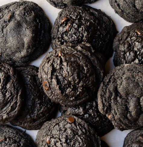 Black Cocoa Cookies Black Cocoa Recipes, Black Cocoa Cookies, Dark Cocoa Cookie, Halloween Cookie Treats, Black Cookies, Frankenstein Cookie, Reeses Cookies, Lava Cookies, Biscuits Recipes