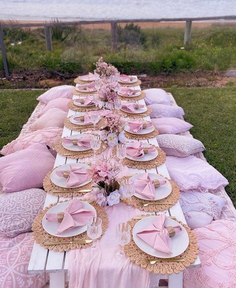 Pink Organization, Birthday Party Rentals, Picnic Party Decorations, Sweet Sixteen Birthday Party Ideas, Picnic Theme, Dinner Party Decorations, Backyard Birthday, Picnic Decorations, Bday Party Theme