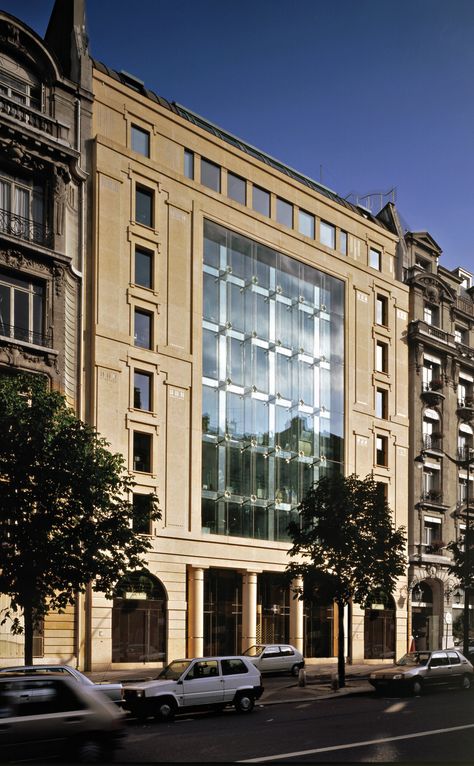 Ricardo Bofill, Double Glass, Commercial Architecture, Glass Skin, Remodeling Projects, Source Of Inspiration, Picture Gallery, Paris France, Christian Dior