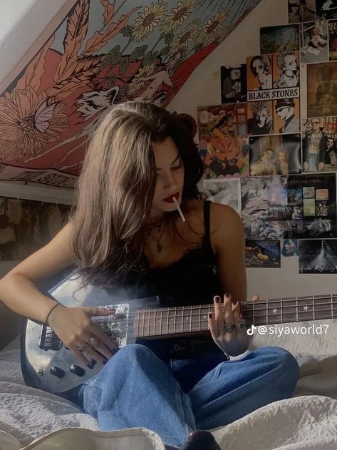 Instagram Manager, Book Sketch, Devils Night, Rockstar Aesthetic, Oc Face, Guitar Obsession, Aesthetic Music, Guitar Girl, Waves Wallpaper