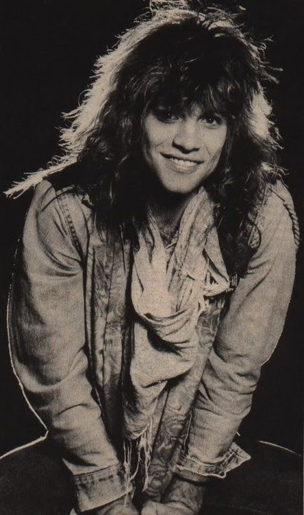 Bon Jovi 80s, Bon Jovi Always, Bon Jovi Pictures, 80s Men, Neon Colours, Robert Sheehan, Songs Videos, 80s Bands, Rock Rock