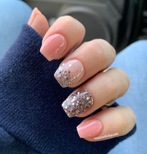 Birthday Powder Dip Nails, Gel Nails With Glitter Accent, Nails That Grow Out Well, Winter To Spring Nails, Short Acrylic Nails Ideas Square, February Dip Nails, Dip Powder Nails Ideas, Sns Dipping Powder Nails, 15 Aesthetic