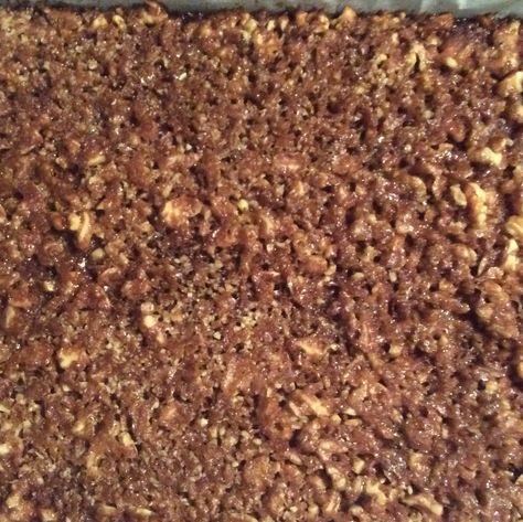 Cinnamon Crunch Bars Cinnamon Crunch Bars, Graham Cracker Bars, Crunch Bars Recipe, Cranberry Bars, Crunch Bars, Cinnamon Crunch, How To Melt Caramel, Holiday Cookie Exchange, Crunch Bar