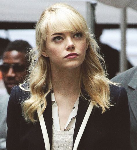 Enma Stone, Emma Stone Blonde, Spiderman Gwen Stacy, Spiderman Gwen, Emma Stone Gwen Stacy, Beaded Necklace Outfit, Narcissa Black, Strawberry Girl, Bug Boy