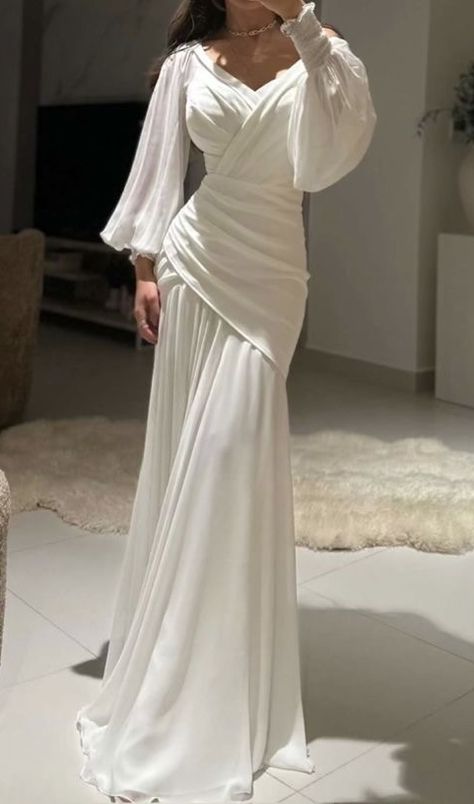 Estilo Hijab, Gowns Dresses Elegant, Soiree Dress, Elegant Dresses Classy, Prom Dress Inspiration, Elegantes Outfit, Hijab Dress, Modest Fashion Outfits, Glam Dresses