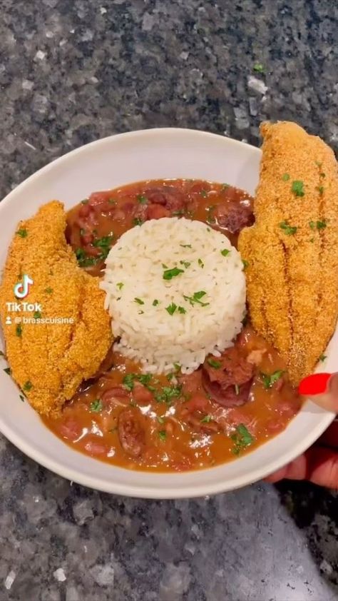 Red beans 🫘 and Rice with Fried Catfish 👏🏾👏🏾👏🏾 I know y’all are used to eating fried chicken as a side with your rice BUT this fried catfish hits hard These beans were slow cooked to perfection and this may even be the prettiest catfish I ever fried Of course all the seasonings and fry mix I used in this tutorial can be located on my website www.brasscuisinespices.com | BrassCuisineSpicesLLC ®️ | brass.cuisine · Original audio Fried Catfish Dinner Sides, Fried Fish Dinner Ideas Sides, Cornbread Dinner, Catfish Dinner, Baked Catfish, Healthy Soul Food, Seafood Gumbo Recipe, Red Beans Rice, Potato Bacon Soup