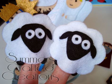 Sheep felt finger puppets Sheep Finger Puppet, Sheep Felt, Finger Puppet Patterns, Felt Puppets, Puppets Diy, Felt Finger Puppets, Puppet Patterns, Felt Crafts Diy, Animal Education