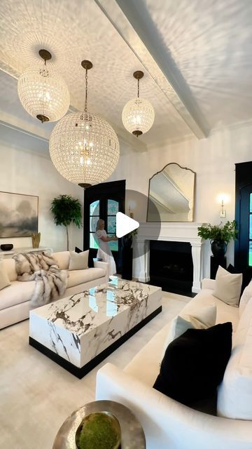 Real Estate Content Creators on Instagram: "Just a quick stroll through this masterpiece 👩‍🎨 #quicktour 2xtour #tour #luxury #lux #luxurytour #realestate #luxuryrealestate" Real Estate Content, Content Creators, Luxury Real Estate, Content Creator, The Creator, Real Estate, On Instagram, Instagram