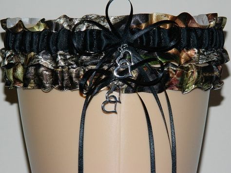 Mossy Oak Black Camouflage Wedding Garter Set, Bridal Garter Set, Camo Garter, Keepsake Garter Mossy Oak Wedding, Garter Keepsake, Camo Wedding Dresses, Camouflage Wedding, Prom Garters, Bridal Garters Set, Black Camouflage, Camo Wedding, Wedding Garter Set