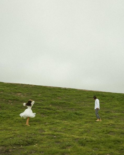 Beach Engagement Pictures, California Orange County, Couple Engagement Pictures, Engagement Pic, Summer Couples, Couples Shoot, Pics Inspo, Engagement Inspo, Moving To California