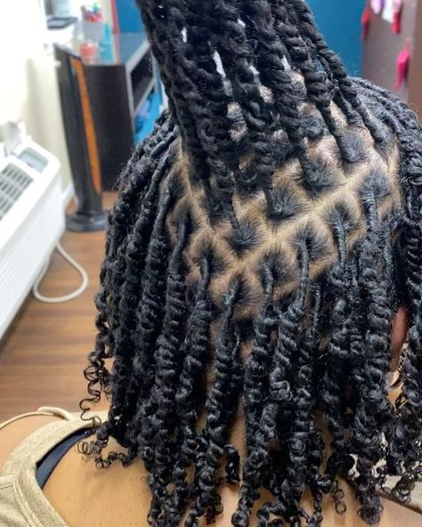 Diamond Starter Locs, Short Starter Locs Two Strand Twist, Two Strand Twist Designs, Starter Locs Diamond Parts, Diamond Part Starter Locs, Diamond Loc Parts, Starter Loc 2 Strand Twist, Dreads Parts, Locs With Diamond Parts