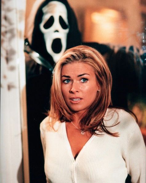 90s Scary Movie Aesthetic, Scream Movie Stills, Scary Movie Movie Poster, Drew Decker Scary Movie, I Love Horror Movies Pfp, Carmen Electra Hair Scary Movie, Old Halloween Movies, Scary Movie Outfits, 2000s Horror Aesthetic