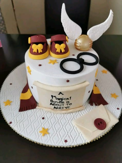 Gryffindor Birthday, Harry Potter Baby Birthday, Texas Baby Shower, Harry Potter Gender Reveal, Manifesting Baby, Harry Potter Baby Shower Ideas, Juegos Baby Shower, Harry Potter Shower, Harry Potter Decorations