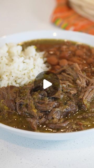 Green Chili Roast Crock Pot, Beef Chuck Mexican Recipes, Green Chili Roast Beef Crock Pot, Beef Roast Mexican Recipes, Beef Chile Verde, Beef Chile Verde Recipe, Beef Chili Verde, Chile Verde Beef, Green Chili Verde