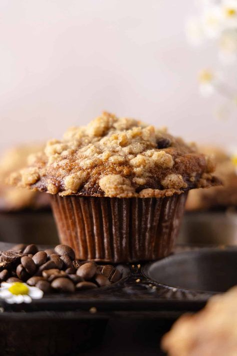 Banana Espresso Muffins scented with espresso, studded with dark chocolate chips and topped with an espresso streusel! Espresso Banana Muffins, Assorted Muffins, Espresso Muffins, Banana Chocolate Chip Muffins, Salted Caramel Chocolate, Banana Muffins, Dark Chocolate Chips, Coffee Cake, Chocolate Chips