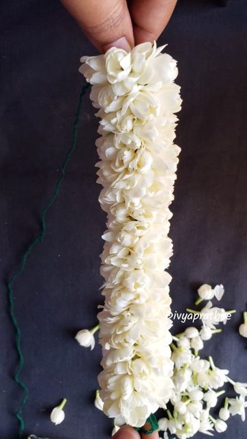 Jasmine Flowers, Pooja Room Design, Jasmine Flower, Flower Garland, Diy Garland, Pooja Rooms, Flower Garlands, Flower Decorations, Krishna