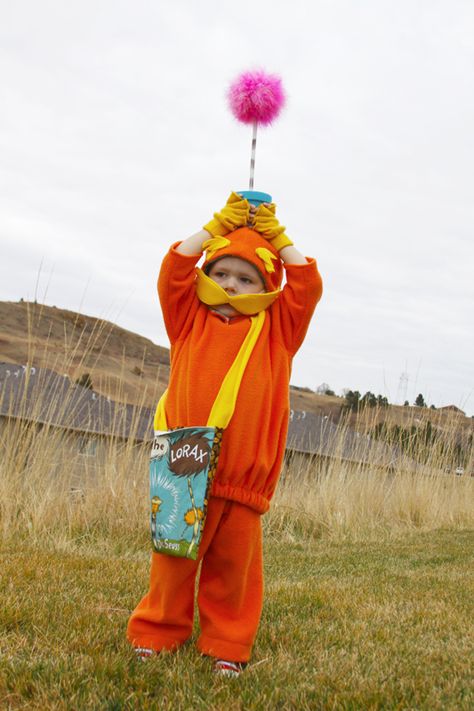 Truffula Tree costume | Of course, no Lorax costume would be complete without a truffula tree ... Dr Seuss Diy Costumes, Doctor Suess, Seuss Costumes, Lorax Costume, Dr Seuss Costumes, Costumes For Men, Tree Costume, Owl Halloween, Owl Costume