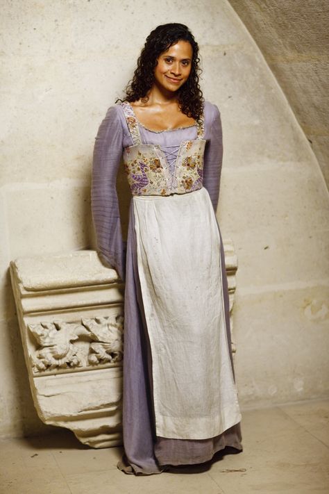 Merlin Gwen, Guinevere Dress, Queen Guinevere, Drama Clothes, Angel Coulby, The Younger Sister, The Blacksmith, Arthur Pendragon