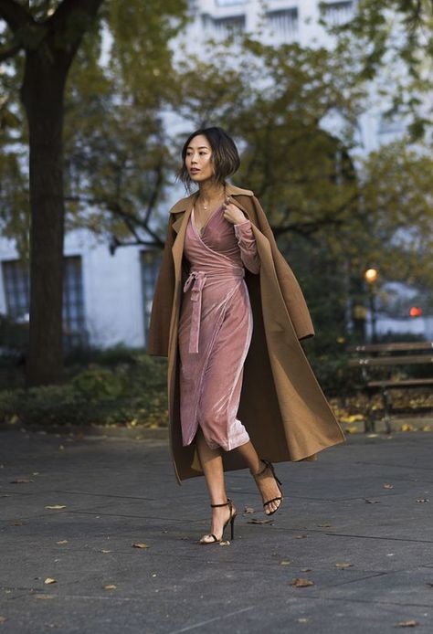 a pink wrap velvet dress with long sleeves and a V-neckline, black heels and a camel coat Wedding Guest Outfit Winter, Winter Party Outfit, Winter Wedding Guest Dress, Mode Rose, Moda Chic, Song Of Style, Jenny Packham, Autumn Wedding, Guest Outfit