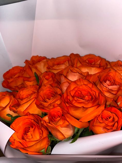 Orange Rose Bouquet, Orange Color Palettes, Beautiful Flowers Photography, Boquette Flowers, Fruit Flowers, Nothing But Flowers, Flower Therapy, Flower Names, Beautiful Bouquet Of Flowers