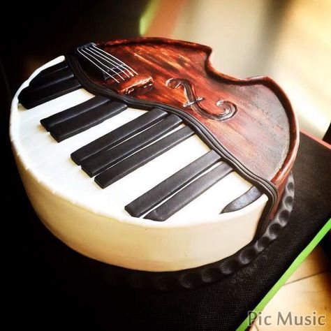 Cake Piano, Violin Cake, Bolo Musical, Piano And Violin, Super Torte, Music Themed Cakes, Piano Cakes, Music Cakes, Different Cakes