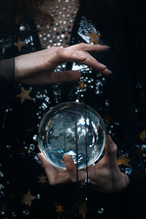 Crystal Photography Photo Ideas, Fortune Telling Aesthetic, Holding Crystal Ball Reference, Crystal Ball Photoshoot, Mystic Photoshoot, Crystals Photoshoot, Mystical Photoshoot, Divination Aesthetic, Crystal Photoshoot