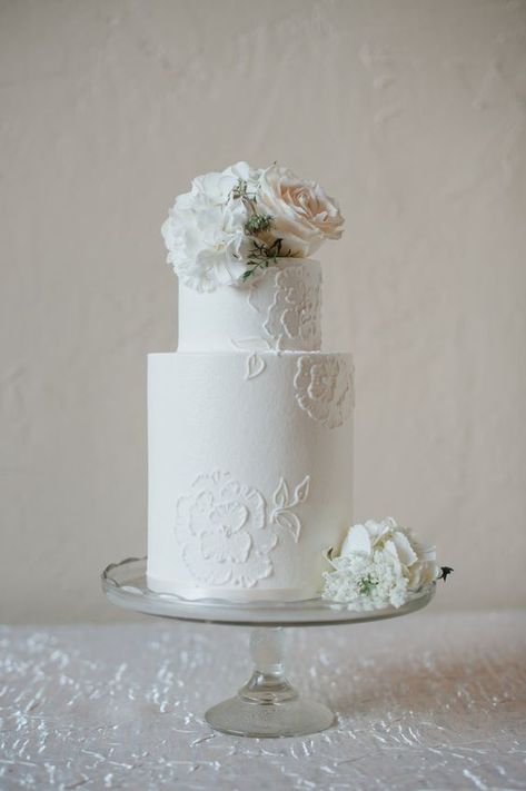 a white floral lace wedding cake with fresh blooms in blush and white is a timeless piece for any wedding Pearl Cakes, Wedding Cake Pearls, Brush Embroidery, Pearl Cake, Wedding Cakes Elegant, Wedding Cake Ideas, Lace Wedding Cake, Wedding Cake Recipe, Romantic Wedding Cake