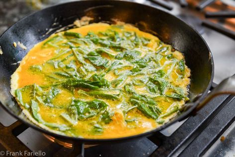 Easiest frittata ever: Frittata al basilico, aka Basil Frittata. Literally just beaten eggs mixed with grated cheese and lots of fresh basil leaves. Breakfast Basil Recipes, Basil Eggs, Eggs With Basil, Basil Frittata, Fresh Basil Recipes, Easy Frittata, Morning Meals, Spring Dishes, Basil Recipes