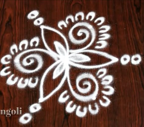 Small Muggulu Easy, Simple Flower Rangoli, Daily Muggulu, Pattern Design Drawing, Easy Rangoli Designs Videos, Very Easy Rangoli Designs, Rangoli Designs Simple Diwali, Rangoli Designs Photos, Rangoli Simple