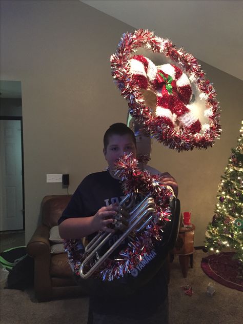 Tuba Christmas Decoration for the Christmas Parade Marching Band Christmas Parade, Christmas Trumpet Decoration, Tuba Aesthetic, Christmas Instruments, Instrument Decor, Christmas Concert Ideas, Marching Band Memes, Band Christmas, Marching Band Humor