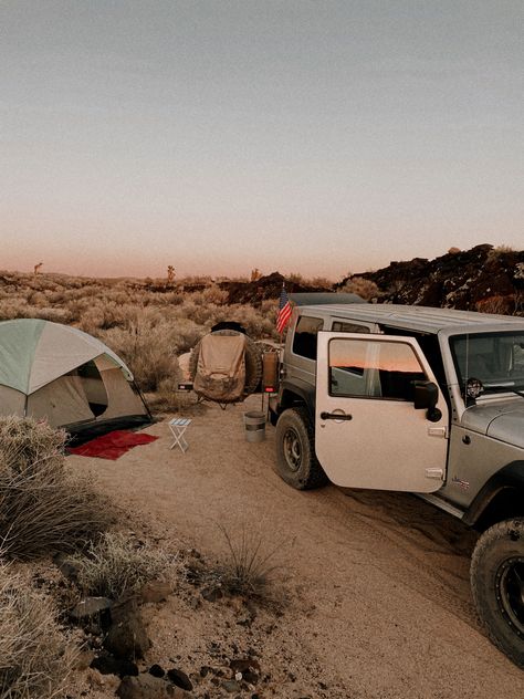 #mojave #mojavedesert #jeepride #jeeptrail #trail #camping #mojavetrail #campground #desertlandscaping #desertliving #jeepwrangler #highdesert Desert Camping Aesthetic, Camping Desert, Alan Grant, Desert Camping, Desert Camp, Vision Board Pics, Jeep Trails, Desert Aesthetic, Camping Vibes