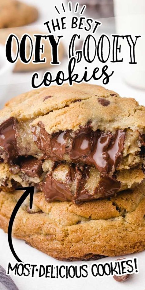 Ooey Gooey Cookies Ooey Gooey Cookies, Cookie Recipes Gooey, Delicious Cookies Homemade, Tollhouse Chocolate Chip Cookies, Gourmet Cookie, Grinch Cookies, Gooey Chocolate Chip Cookies, Brownies Cookies, Gooey Cookies