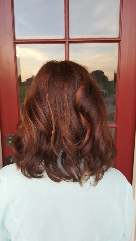 Amber Bob Hair, Short Auburn Hair With Curtain Bangs, Spring Auburn Hair Color, Auburn Long Bob, Auburn Balayage Bob, Short Auburn Hair Bob, Auburn Bob Haircut, Auburn Hair Short, Auburn Lob