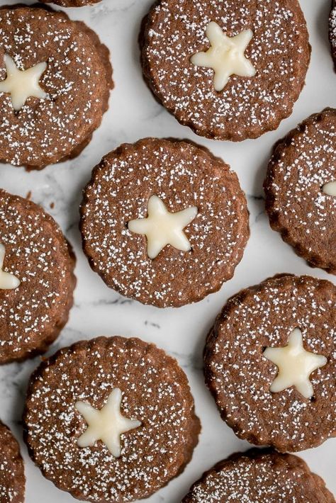 Xmas Bakes, Cookies With Powdered Sugar, Gingerbread Shortbread, Christmas Cookies To Make, Christmas Desert, Linzer Cookie, Orange Shortbread, Cookies With White Chocolate, Chewy Ginger Cookies