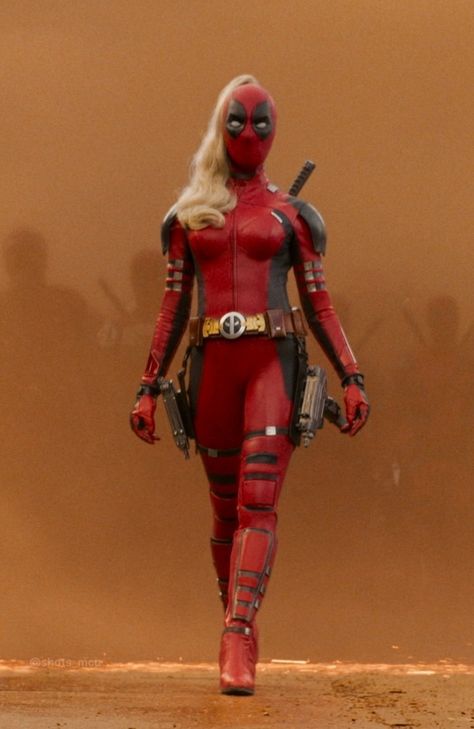 Lady Deadpool Deadpool Girl Costume, Lady Deadpool Wallpaper, Deadpool And Lady Deadpool, Lady Deadpool Cosplay, Domino Deadpool Cosplay, Childhood Crushes, Lady Deadpool, Dead Pool, Marvel Cinematic