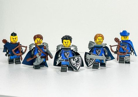 Lego Black Falcons, Lego Medieval Minifigures, Lego Falcon, Medieval Lego, Lego Dnd, Lego Decorations, Lego Medieval, Lego Knights, Lego Lovers