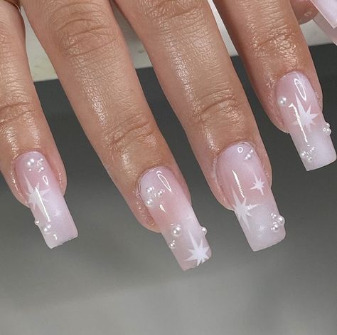 Pink Baby Boomer Nails, October Nails 2024, Nail Inspo With Charms, Design Square Nails, Nails With Pearls, Baby Boomer Nails, Nails October, Nails Rhinestones, Pretty Fingers