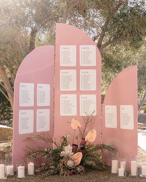 Diy Wedding Table, Wedding Display, Art Deco Decor, Wedding Table Plan, Seating Plan Wedding, Seating Cards, Color Palette Pink, Deco Decor, Palm Springs Wedding