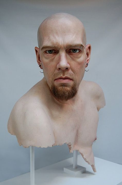 hyper-realistic sculpture by Jamie Salmon Ron Mueck, Illusion Kunst, Chuck Close, Human Sculpture, Wow Art, Portrait Sculpture, Hyperrealism, Realistic Art, Sculpture Installation