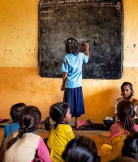 A village primary school. Village School, Education In India, Rural India, India Colors, Street Kids, School Photography, Urban Area, Incredible India, Photojournalism