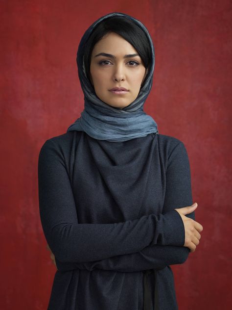 Homeland - Season 4 Promo Aravis Tarkheena, Zombie Apocalypse Character, Viewing Party Ideas, Iran Hijab, Iran Beauty, Nazanin Boniadi, Homeland Tv Series, Naomi Harris, Carrie Mathison