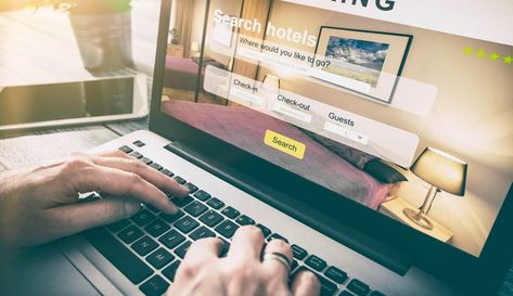 8 Hotel Booking Mistakes You're Making | The Discoverer Booking Sites, Hotel Chain, Hotel Price, Hotel Reservations, Travel Sites, Booking Hotel, Travel News, Free Travel, Travel Agent