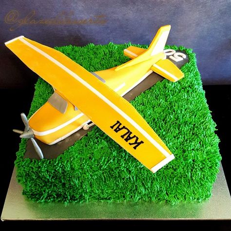 Cessna Plane Cake Airplane Cakes, Plane Cake, Airplane Birthday Cakes, Cessna Aircraft, Airplane Cake, Cake Frosting Recipe, Fathers Day Cake, Cake Stuff, Kids Cakes